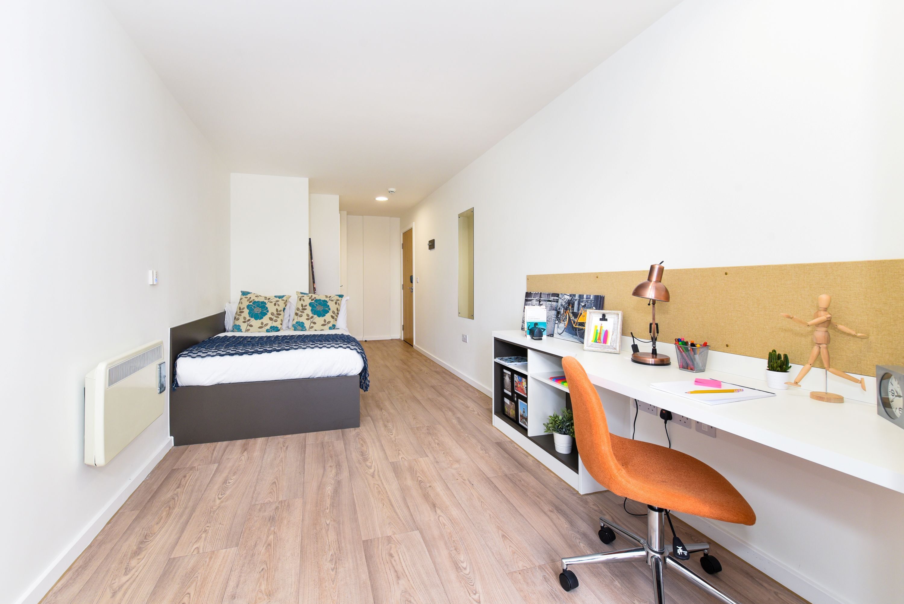 Ensuite Gold - Waterfront
